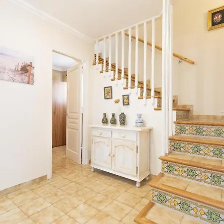 V89b Sea Lights Villa